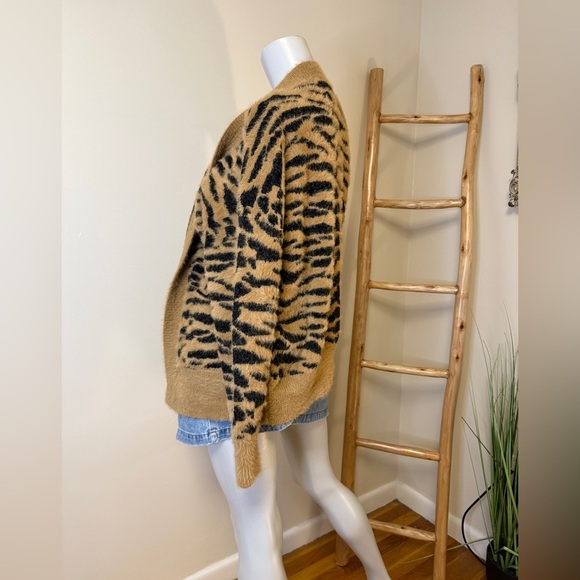 Lulu's Fierce Feelings Tan Tiger Print Eyelash Knit Cardigan Sweater S/M - Picture 8 of 9